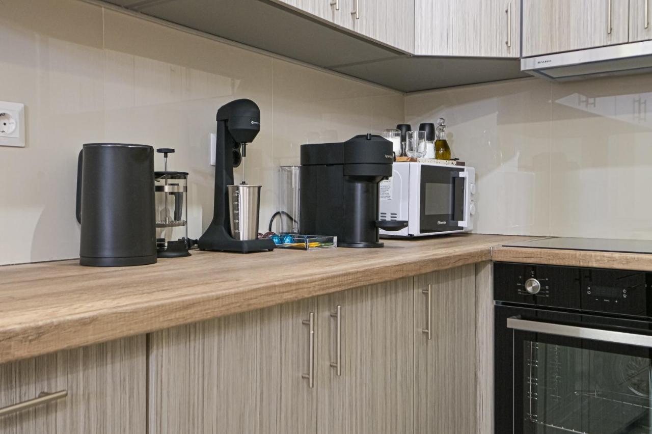 Areos Comfort Living Apartment - Alexandras Ave 72 Atene Esterno foto